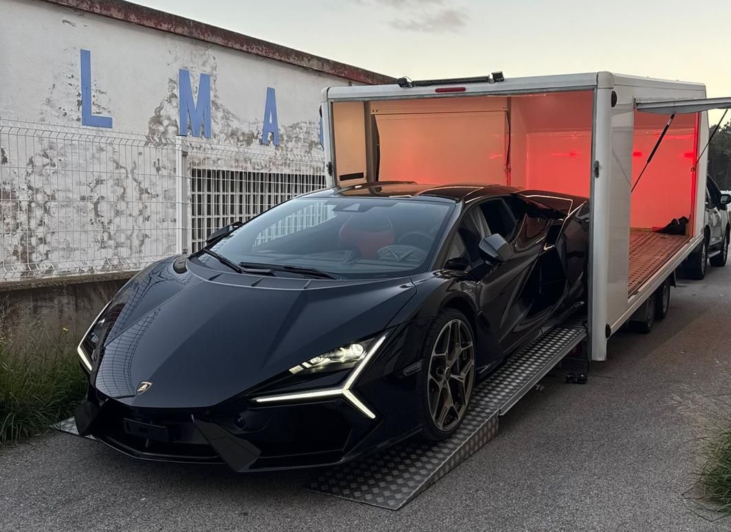 Exklusive Transporte für Luxus -und Oldtimer-Fahrzeuge.